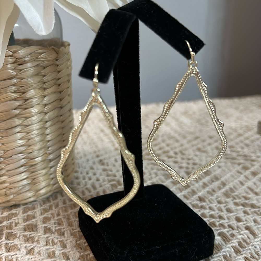 Kendra Scott Sophee Drop Earring in Gold